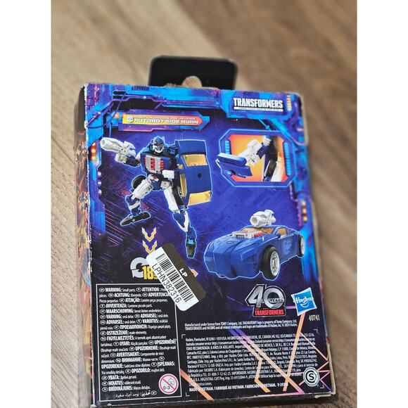 Transformers Legacy United Deluxe Class 2001 Universe Autobot Side Burn 5.5-in - Picture 6 of 9